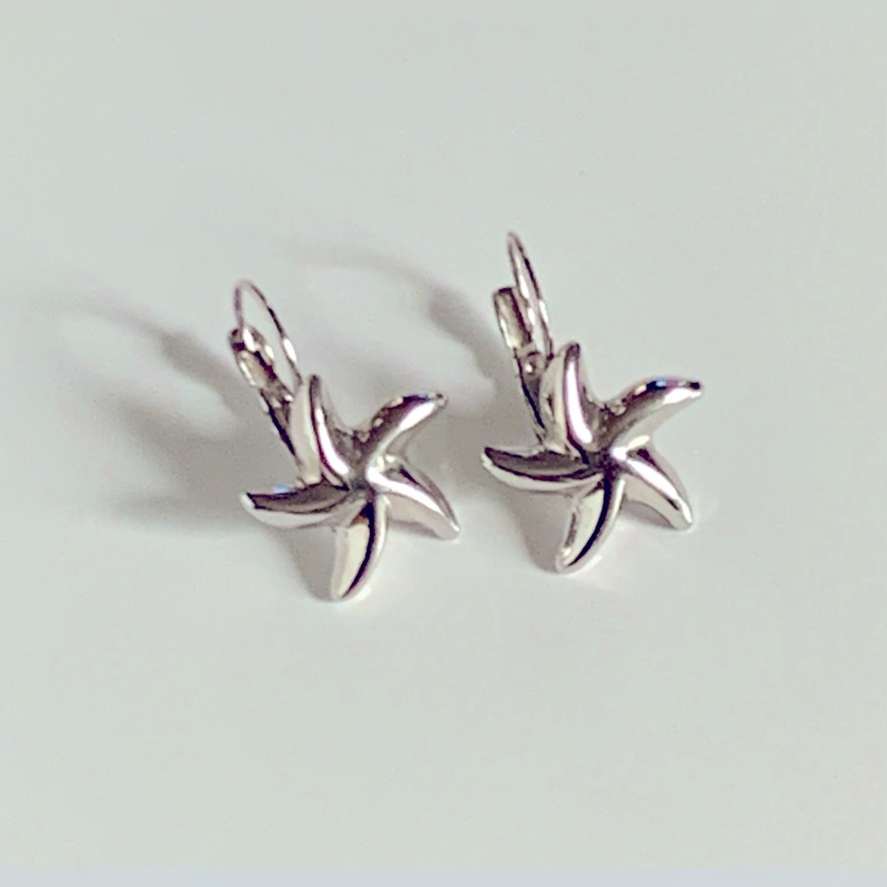 🪸 Starfish Silver Tone Lever Back Dangle Earrings by Cookie Lee - Picture 1 of 7